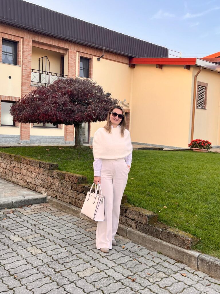 look monocromatico, semplice e raffinato look monocromatico